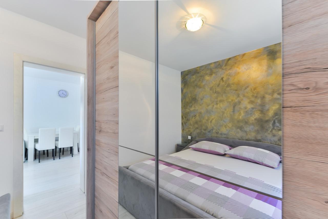 Apartments Lucica Vir Eksteriør bilde