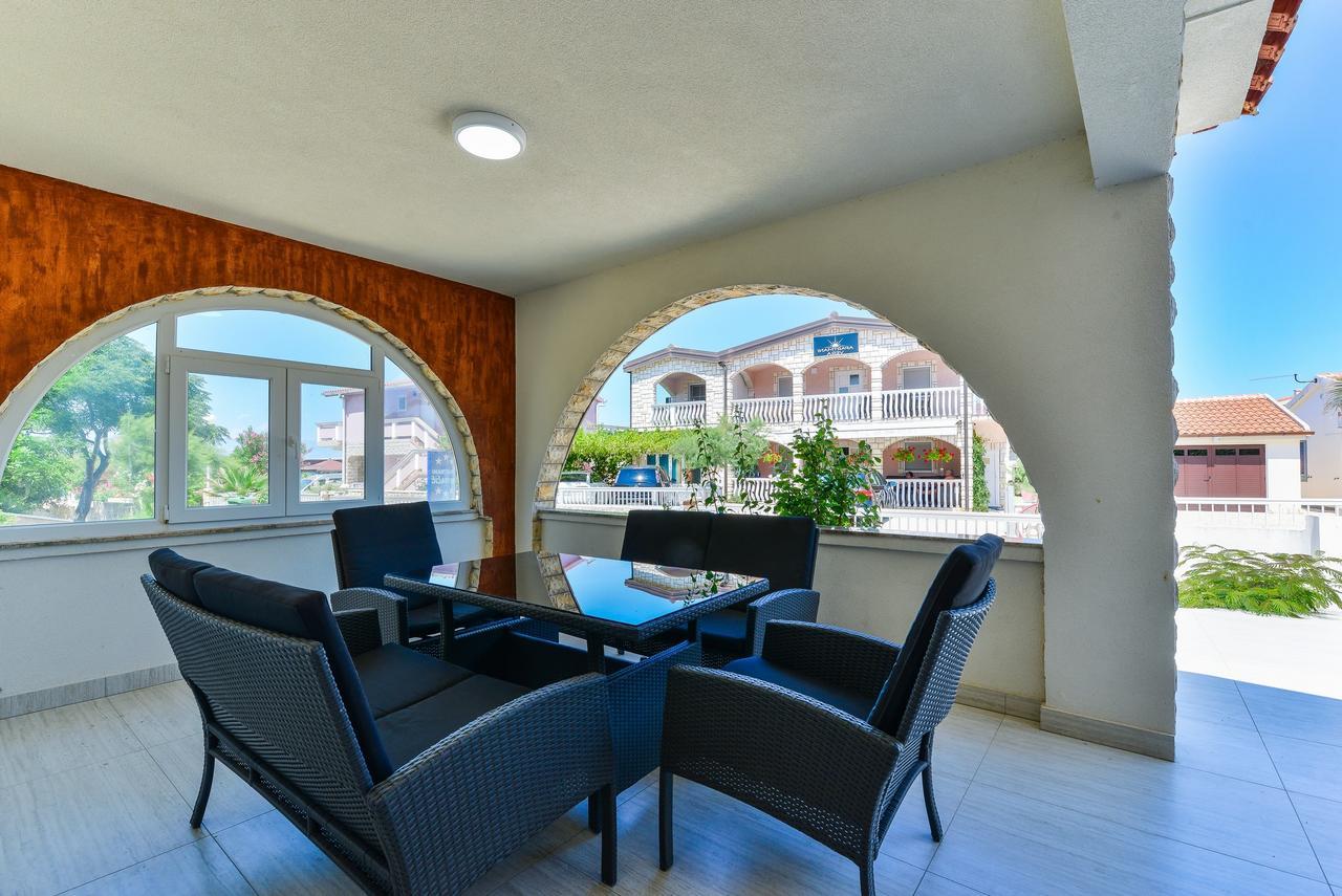 Apartments Lucica Vir Eksteriør bilde